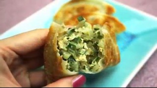 Korean Food: Garlic Chive Dumplings (부추 만두)