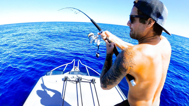 Isolating In The Deep Blue With My Best Mate Hunting Fish For Food SHARKS & MAHI (Part 1) – Ep 192