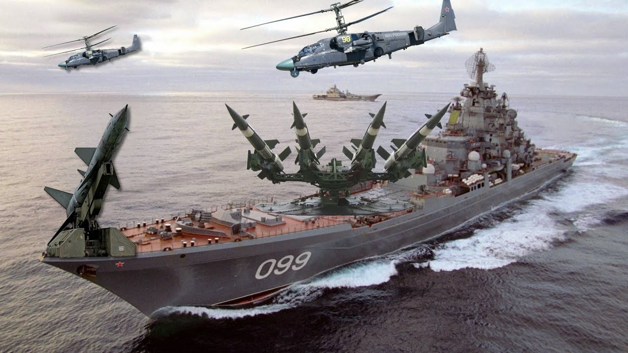 Крупный военный флот. Военный корабль Нахимов.