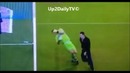 Фанат английского клуба напал на вратаря соперника