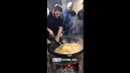 Опубликовано видео, как Хабиб готовит плов