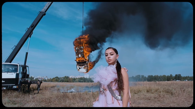Charli XCX – White Mercedes (Official Video 2019!)