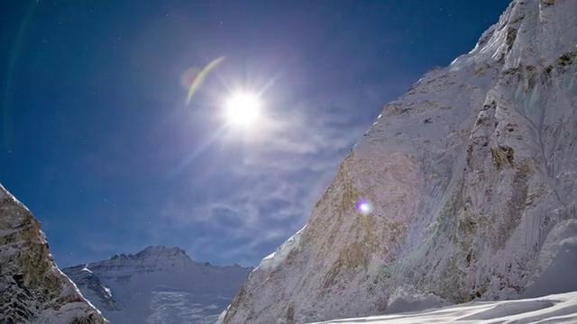 Эверест – красочный фильм из тысяч фотографий