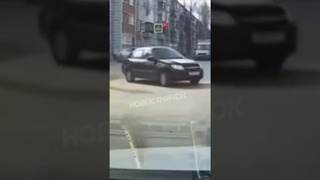 Женщина шокировала водителей своей парковкой! | Новостничок