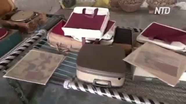 Пожилой индиец собирает граммофоны и старинные пластинки