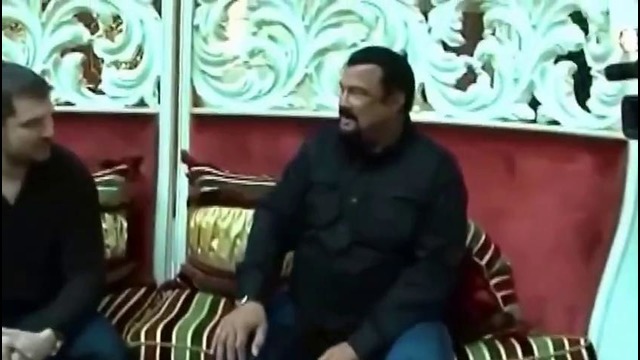 Стивен Сигал танцует лезгинку
