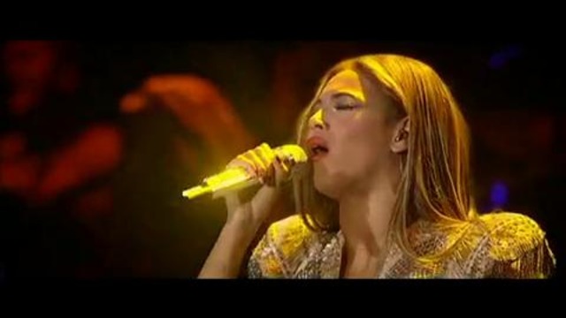 Beyonce – Medley (Sweet Dreams, Dangerously in love, Sweet Love)