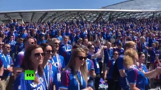Болельщики сборной Исландии поют в парке «Зарядье» в преддверии матча с Аргентиной