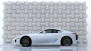 Звук выхлопа Lexus LFA разбивает хрустальный бокал