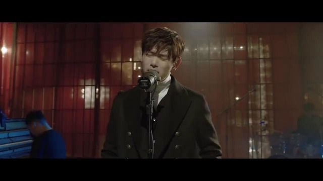 Eric Nam – Hold Me (Live Band Performance)