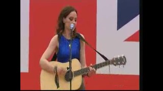 Amy Macdonald performs ‘Pride’ at the Olympic Athletes’ Parade