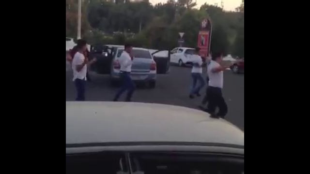 Флешмоб по поводу окончания бензинового кризиса в Ташкенте