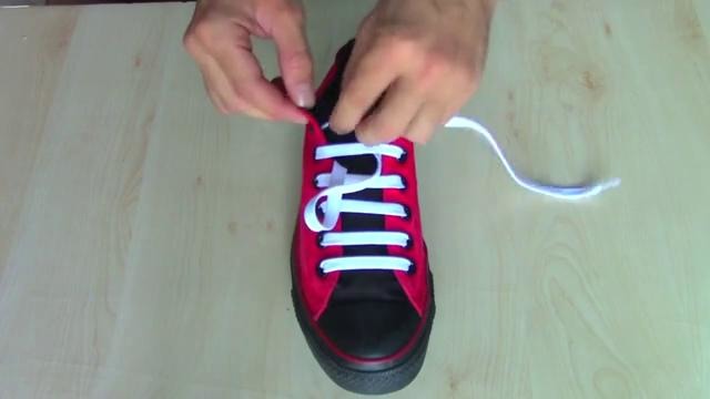 Завязывание шнурков