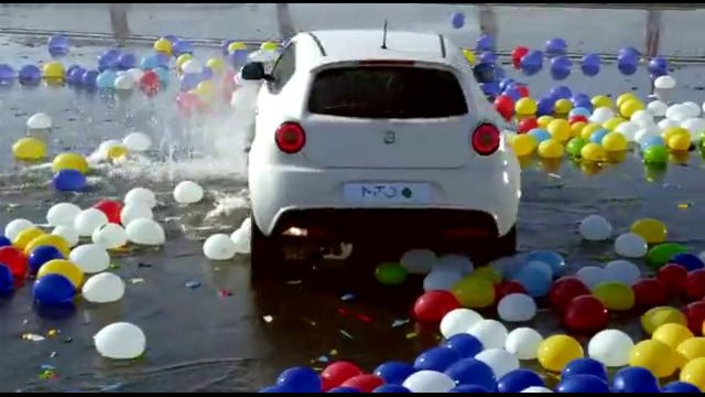 Аквапарк – По шарикам с водой на Alfa Romeo MiTo