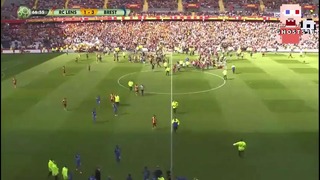 Фанаты Ланса выбежали на поле и попытались атаковать футболистов
