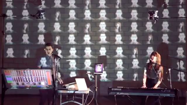 Christina Grimmie & Mike Tompkins – Fall Out Boy (feat Alicia Keys)