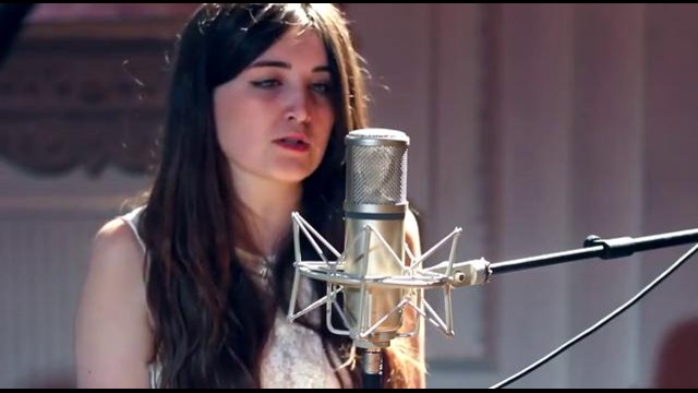 Lauren Aquilina – Talk To Me (Sinners Sessions 2013!)
