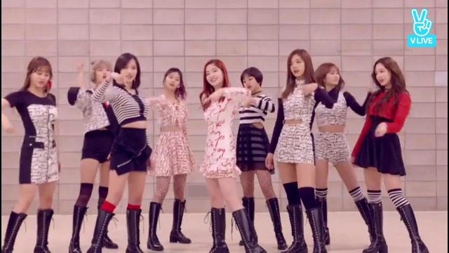 Twice – knock knock dance performance
