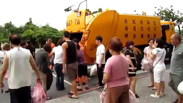 Мусорная машина на Тайване