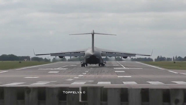 Демонстративный полёт монстра C-17 Globemaster