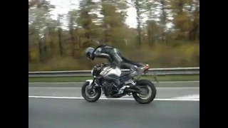 Мотоциклист-трюкач