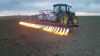 Необычный метод обработки земли в сельском хозяйстве