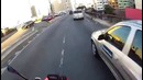 Сумасшедший байкер и бразильские пробки