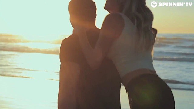 Apek feat. Carly Paige – Upside Down (Official Music Video)