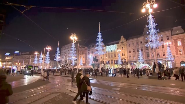 Столица Хорватии засияла огнями как рождественская ёлка