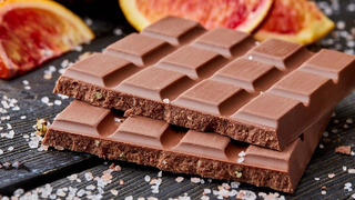 Посмотри как какао-бобы превращаются в шоколад | Как это делается