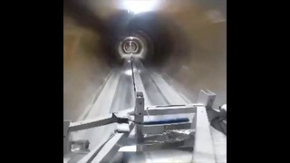 Илон Маск показал "головокружительное" видео испытания скоростного тоннеля