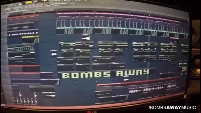 Giggity – The Musical (Bombs Away Trap Remix Vid)