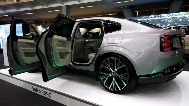 NEW 2026 Volvo ES90 | Luxury Sedan in deep details