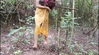Primitive Technology – Pretty girl Find worm cook on rock