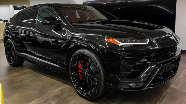 2023 Lamborghini URUS – Wild Black Luxury SUV