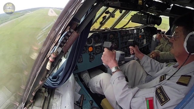 Мужчины за настоящей мужской работой – пилотирование Ил-76