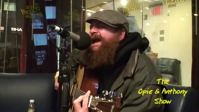 Homeless sings – Creep by Radiohead