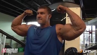 Victor Bogdanov – Chest, Biceps and Calf Training