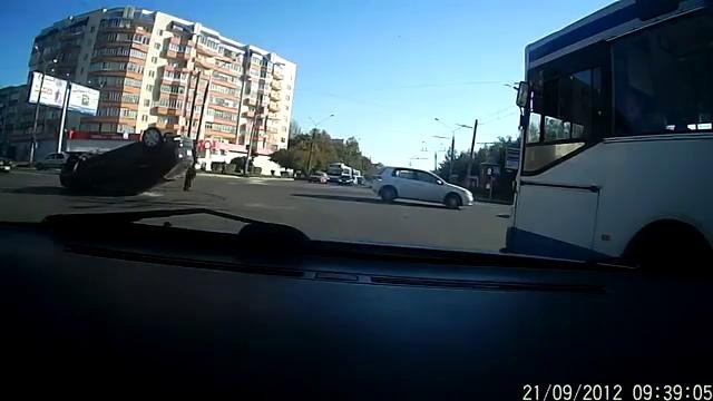 Ford Focus и троллейбусные провода