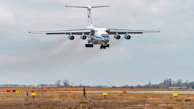 Посадка Ил-76 при боковом ветре / Аэродром Кубинка