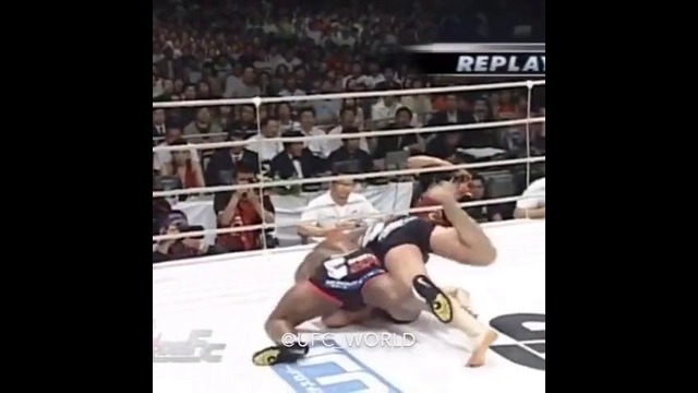 Великий первый и последний прогиб Емельяненко который, вошел в историю ММА самым