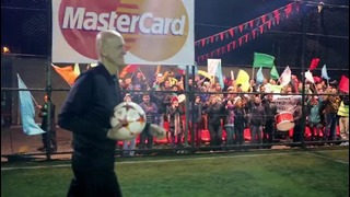 Пьерлуиджи Коллина сделал сюрприз турецким любителям футбола, рассудив их матч