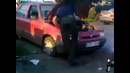 Присел покурить:)