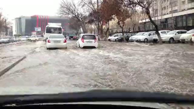 Дождь в Ташкенте, потоп на Юнусабаде