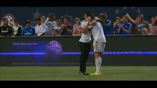 Fan hugs Cristiano Ronaldo Real Madrid vs Chelsea