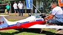 Гигантская радиоуправляемая модель самолёта JET CT-114