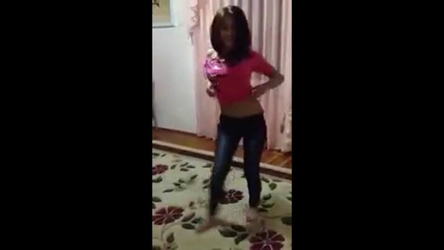 Танец девушки
