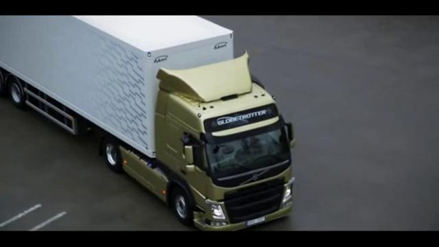 Демонстрация технологии Volvo Dynamic Steering из рекламы с Ван Даммом