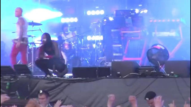 The Prodigy – Smack my b*tch up (live @ Moscow 2011) HD
