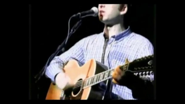 Oasis – Liam and Noel Gallagher забывают слова на сцене